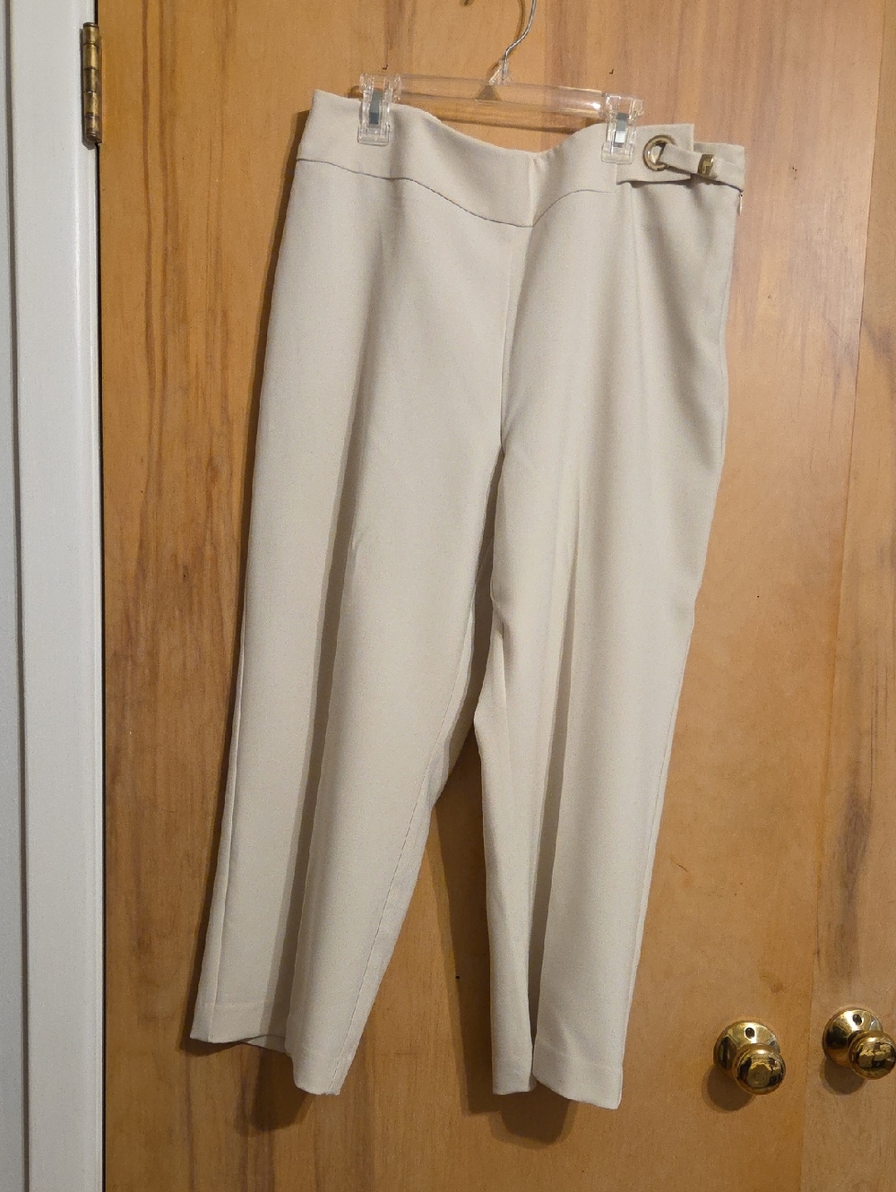 Chico's Ultimate Fit Size 12 Crop Pant